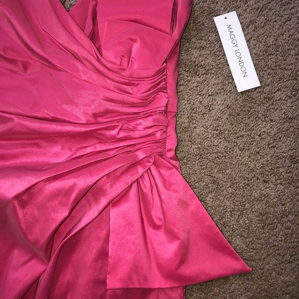 💗NEW! Maggy London Sleeveless Coral Ruched Cocktail Dress~ Size 4 - Picture 2 of 14
